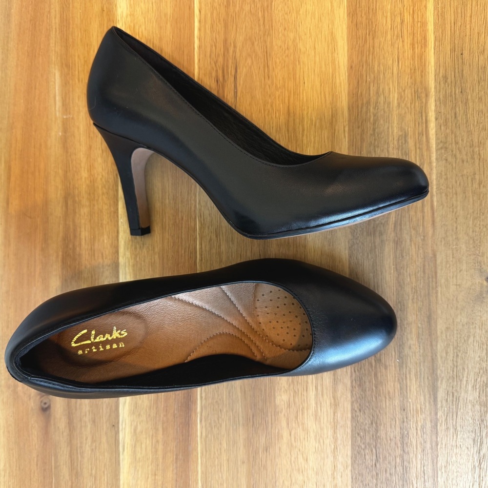 Clarks Artisan Heavenly Star Women 9 M Black Leather Round Toe Pump Heel Classic